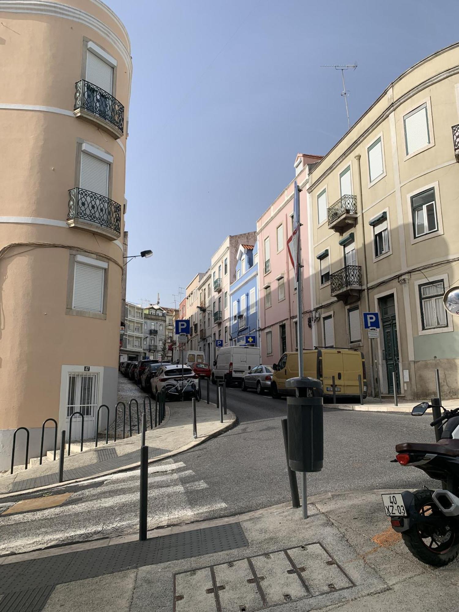- Arroios Apartment
